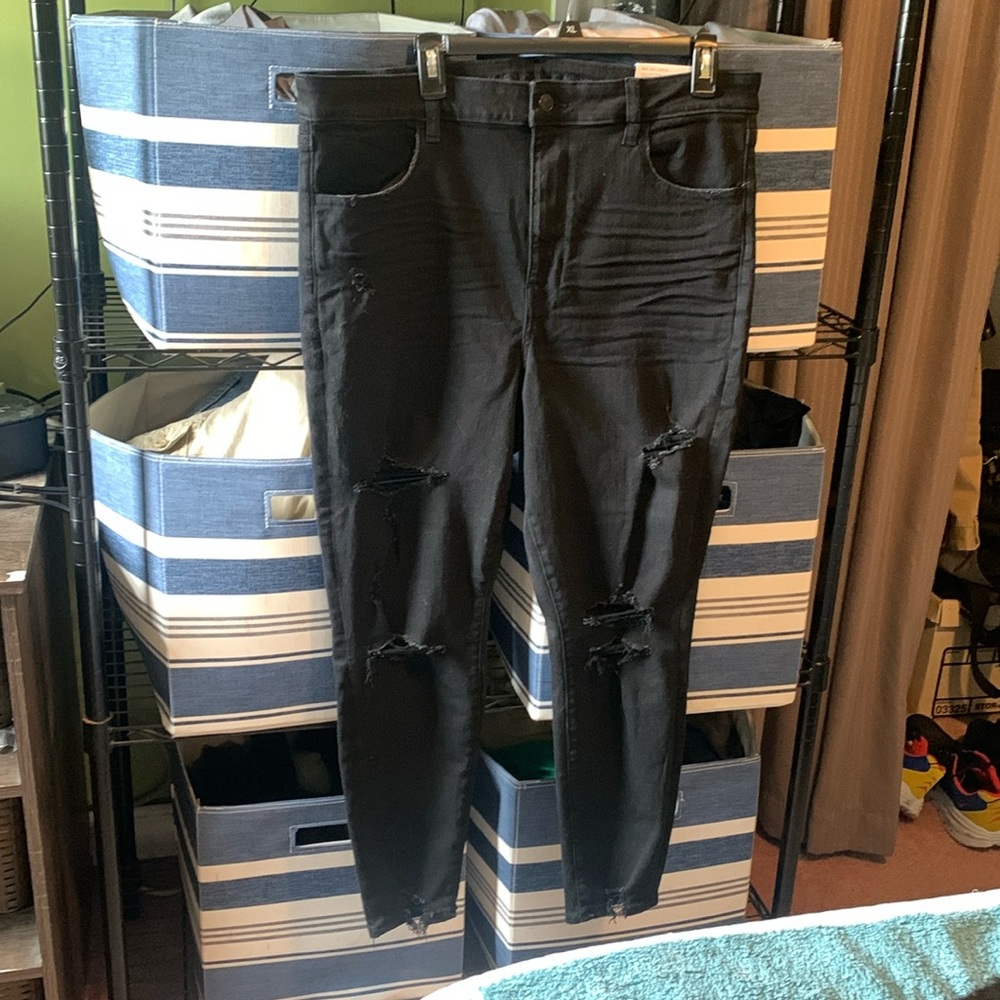 AE Black Next Level Stretch Super High Rise Jegging 20 35W Short American Eagle.
